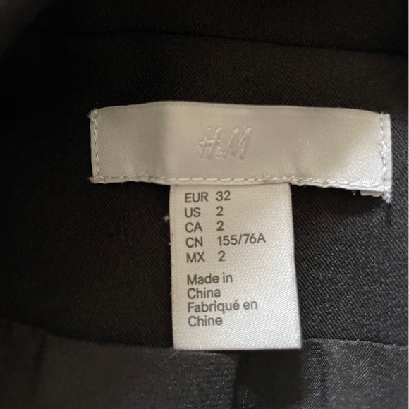 H&M fitted black women’s blazer - Picture 2 of 6